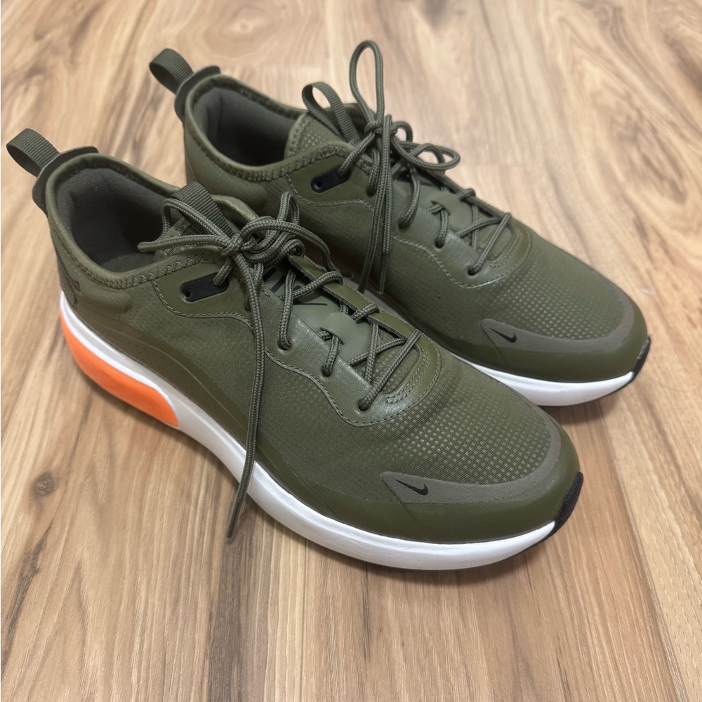 Nike Women’s Nike Air Max Dia in Medium Olive